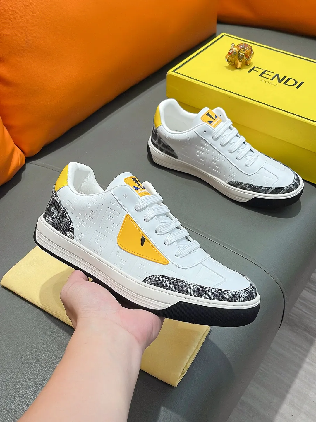 Men's shoes FENDI "Fendi" P400 Regular size: 38-44 (casual shoes) Product materials: Selected cowhide upper, soft sheepskin lining; original outsole.